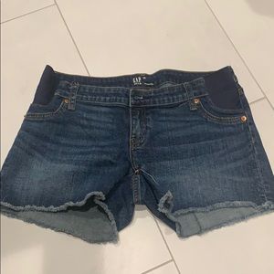 Gap maternity shorts
